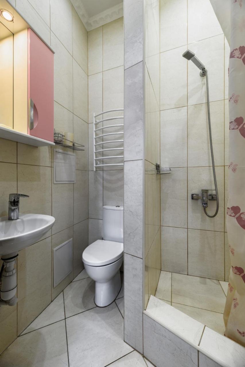 Apartamenty Polytehnichna Str. Lviv Dış mekan fotoğraf