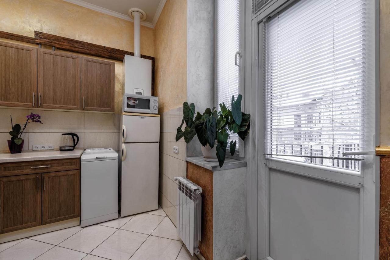 Apartamenty Polytehnichna Str. Lviv Dış mekan fotoğraf