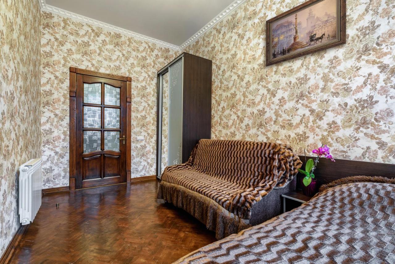 Apartamenty Polytehnichna Str. Lviv Dış mekan fotoğraf